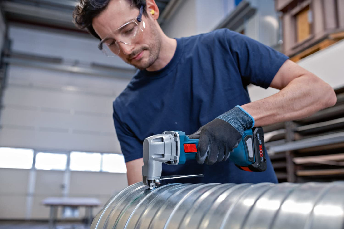 Bosch Professional Cesoia per metallo a batteria GSC 18V-16 E potenza 700W