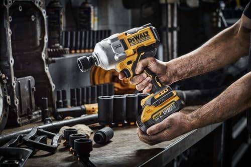 DeWALT Avvitatore a percussione a batteria DCF961H2T-QW, 18 V, 5 Ah, avvitatore a percussione 1626 Nm,