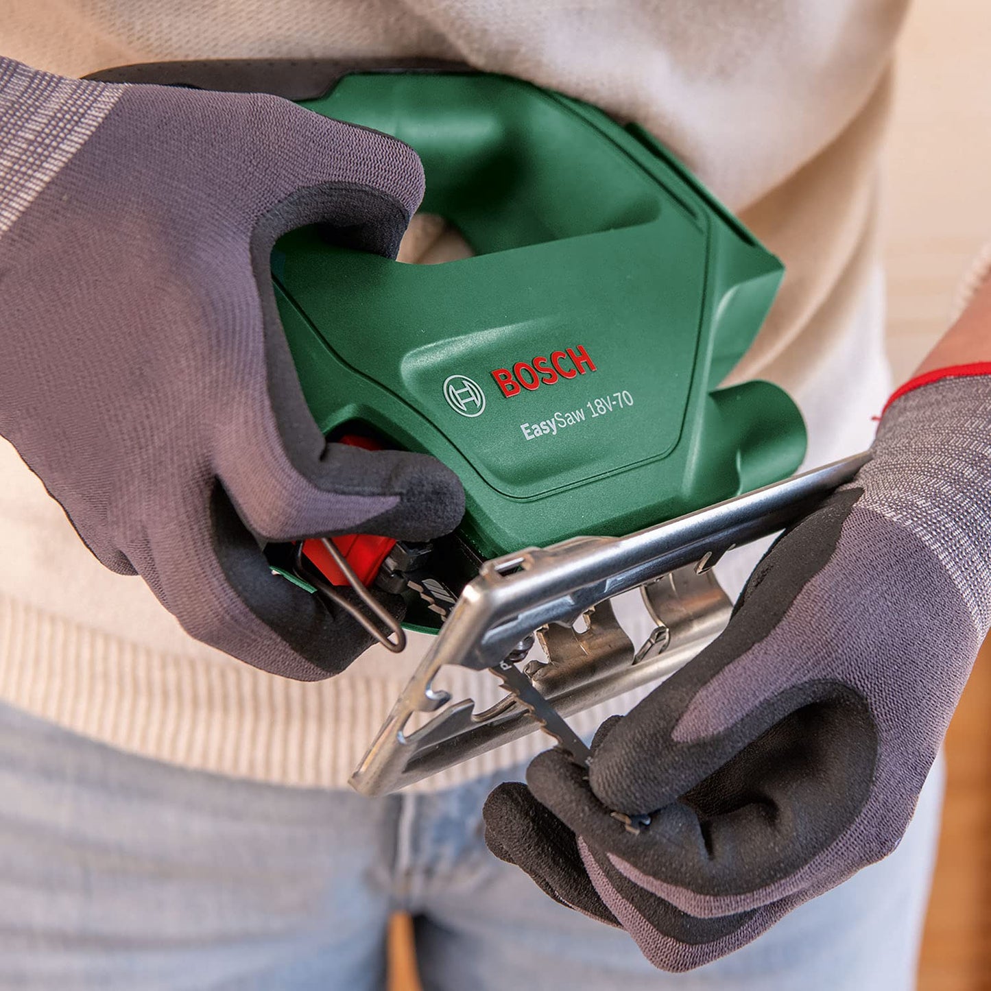 Bosch Home and Garden EasySaw - Seghetto alternativo a batteria 18 V-70