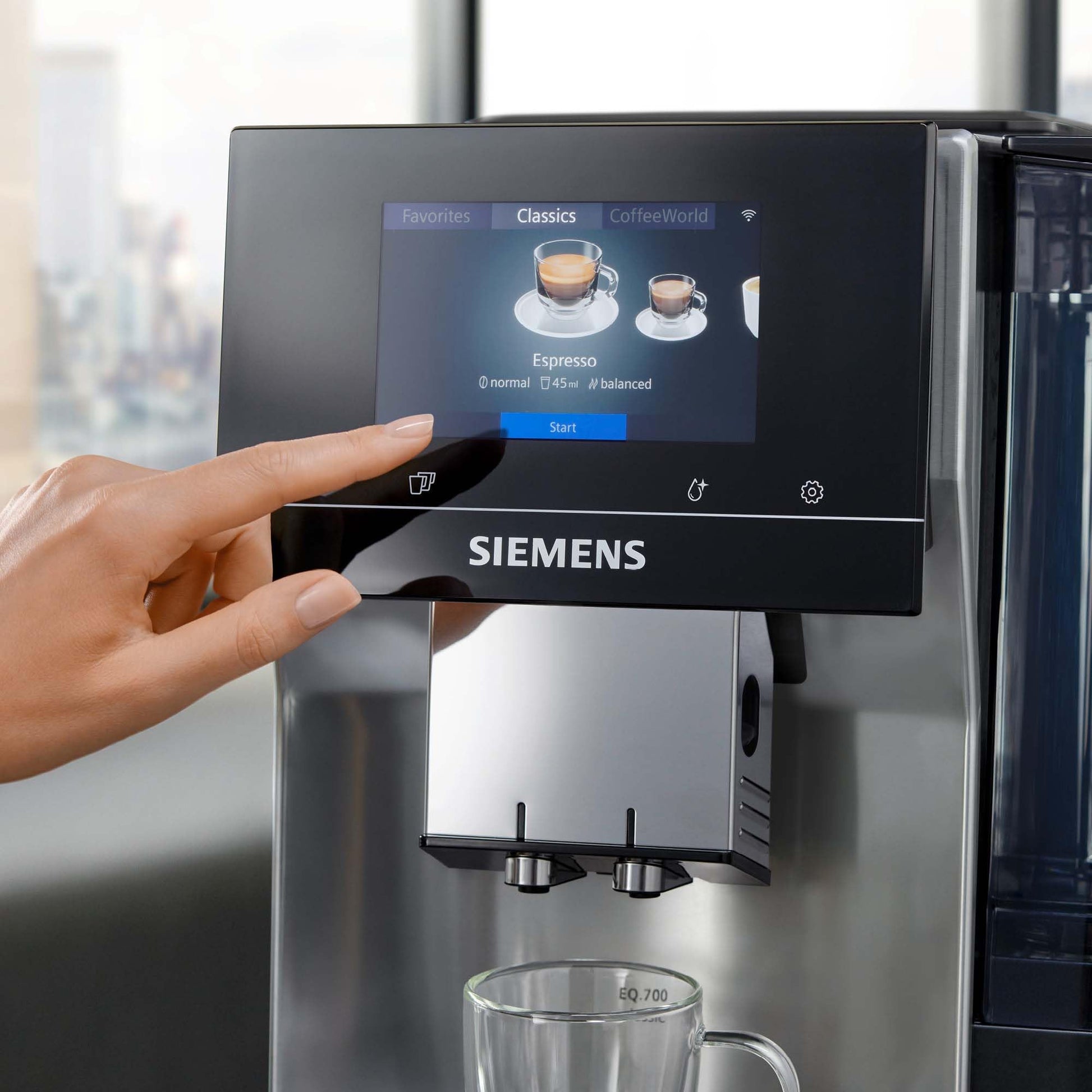 CAFETERA EXPRESSO AUTOMÁTICA SIEMENS EQ700 TP705D01 2,4 L