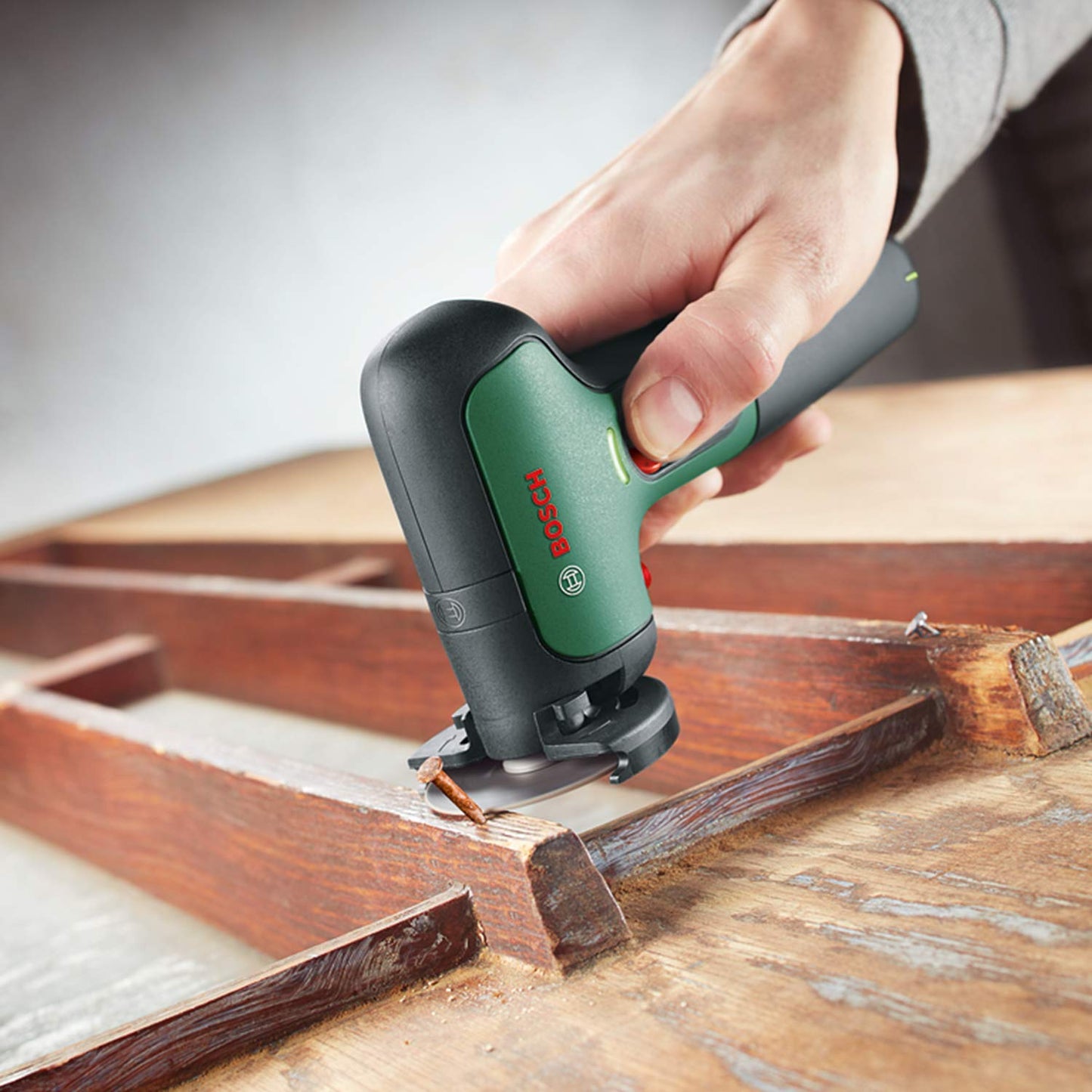 Bosch Utensile a batteria EasyCut&Grind (batteria 2.0 Ah, 7.2 Volt, in confezione di cartone)