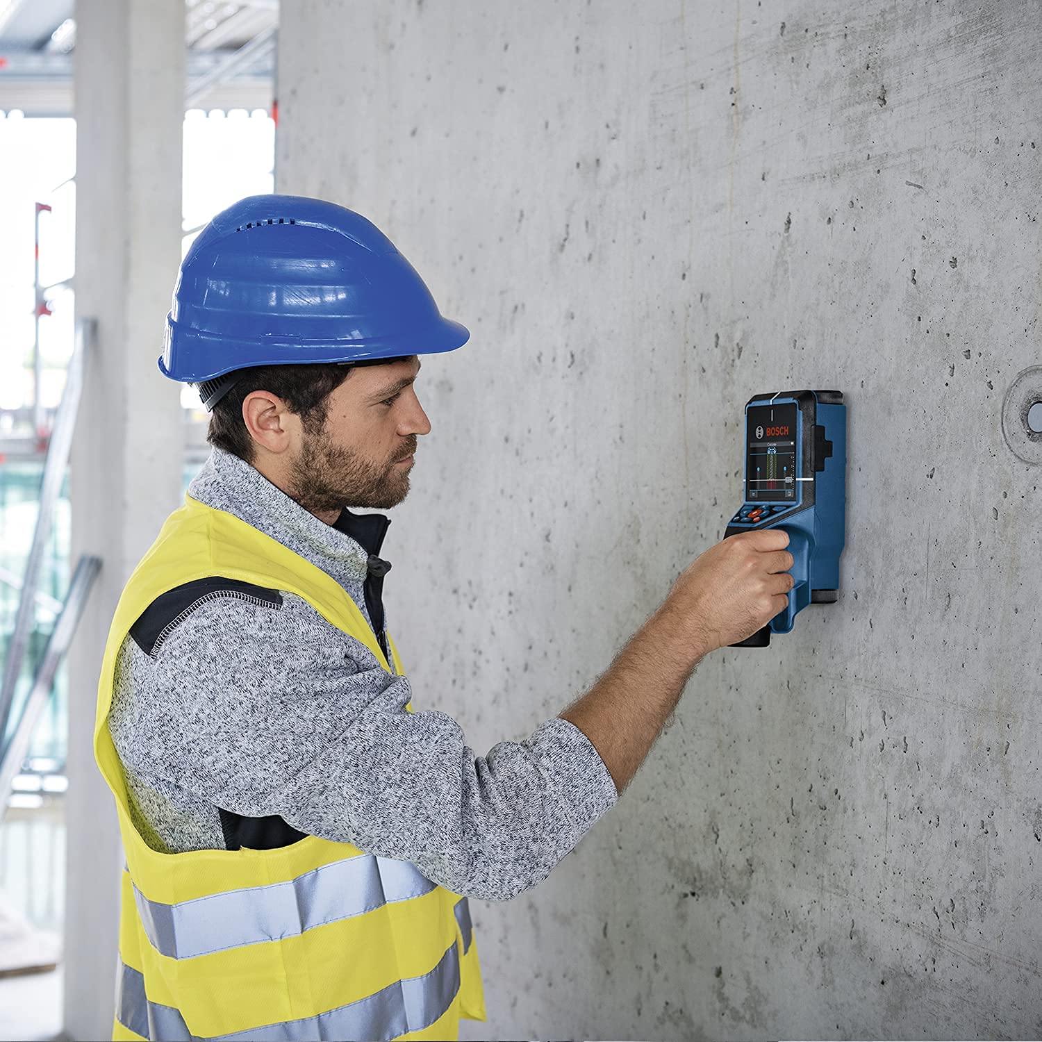 Bosch Professional 12V System Wall Scanner D-tect 200 C,senza batteria e caricabatteria, rilevamento cavi non/sotto tensione, metallo, tubi di plastica, montanti in legno e cavità, cavo USB-C, L-BOXX